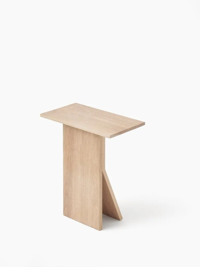Matri Ilta night stand