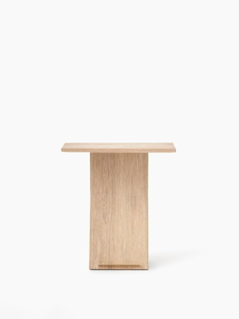 Matri Ilta night stand