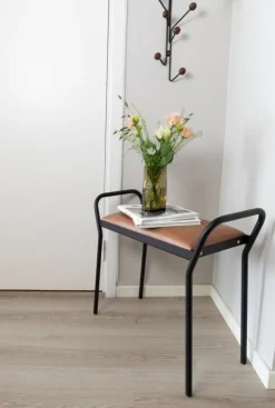 Maze Anyone stool, black  - vintage cognac