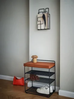 Maze Lower East Seat shelf, black - cognac