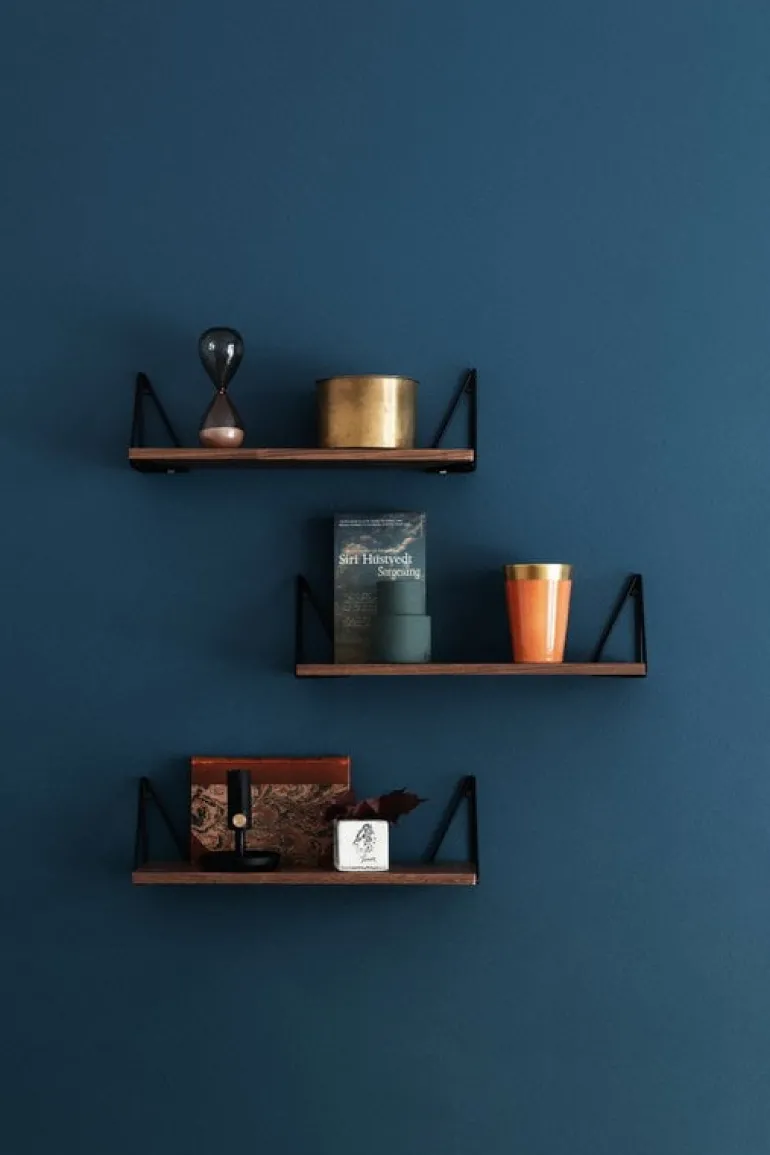 Maze Pythagoras XS shelf with brackets, walnut - black