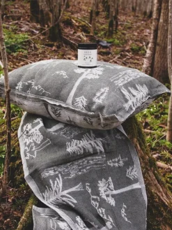 Metsä/Skogen Nebularis seat cover, 45 x 160 cm, olive - off-white