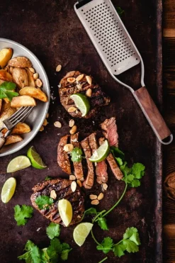 Microplane Master Series Coarse grater