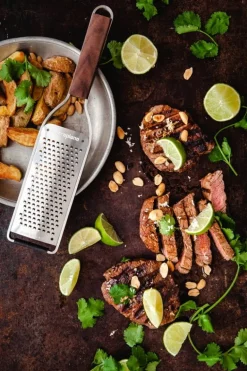 Microplane Master Series Coarse grater
