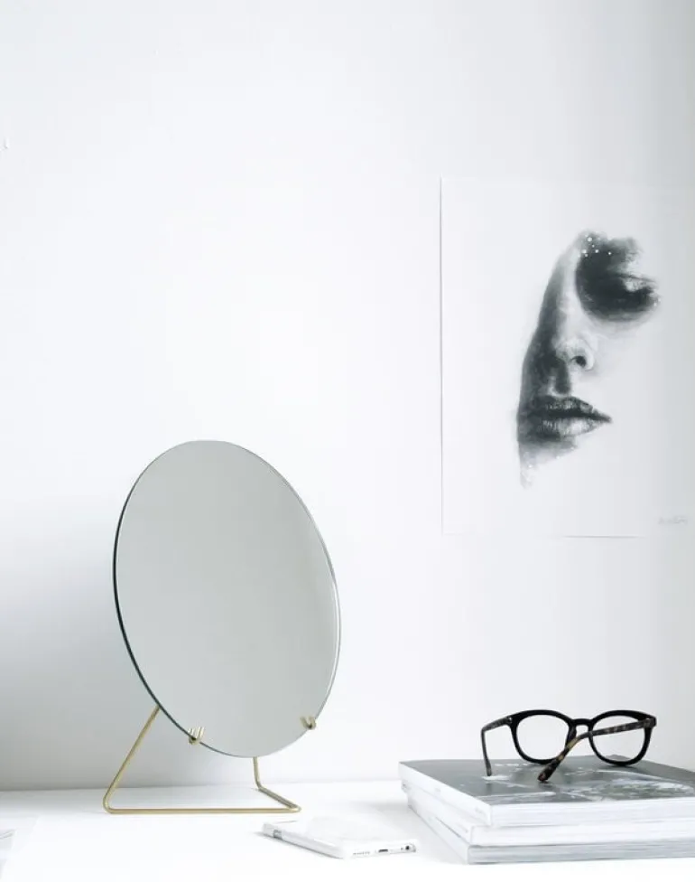 Moebe Standing mirror 30 cm, brass