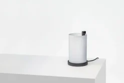 Motarasu Enso table lamp, white - black stained oak