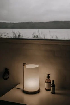 Motarasu Enso table lamp, white - oak