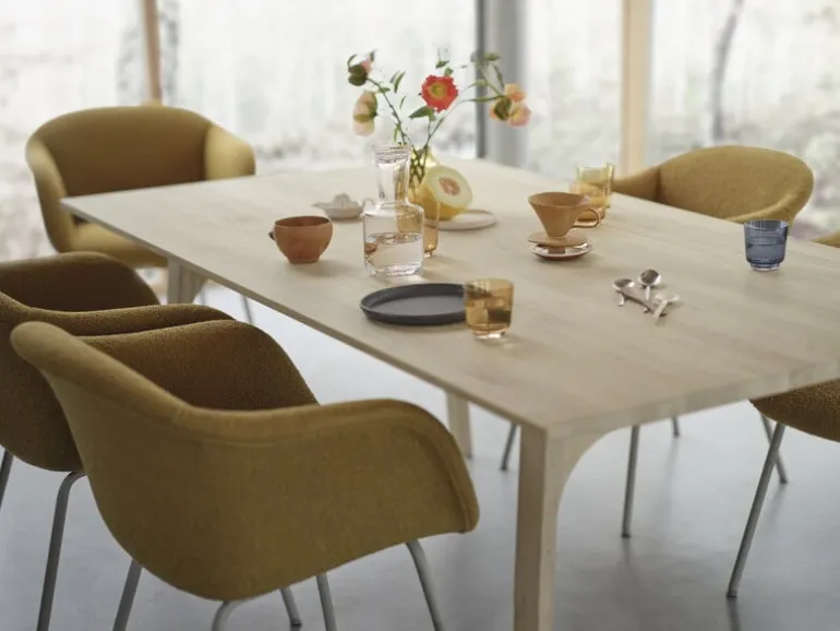 Muuto Earnest extendable table, 205 x 100 cm, oiled oak