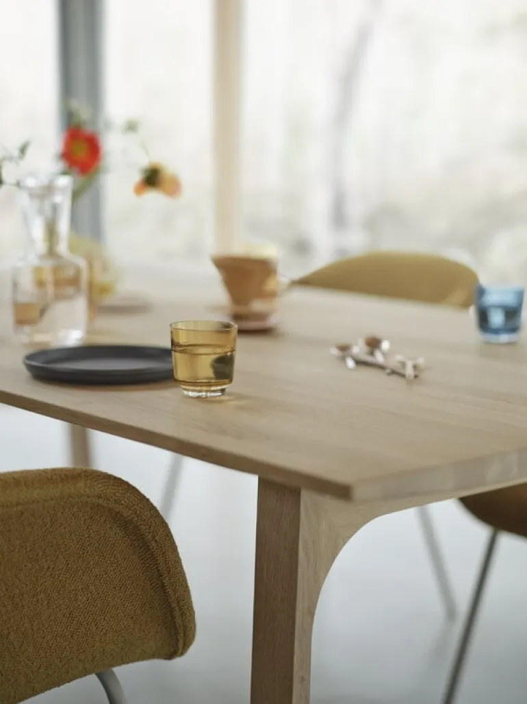 Muuto Earnest extendable table, 205 x 100 cm, oiled oak