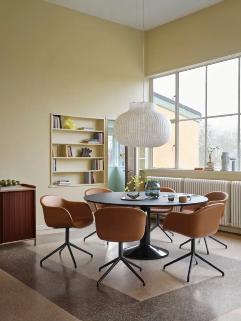 Muuto Fiber armchair, swivel base, cognac leather - black