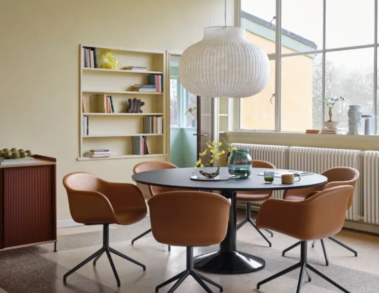 Muuto Fiber armchair, swivel base, cognac leather - black