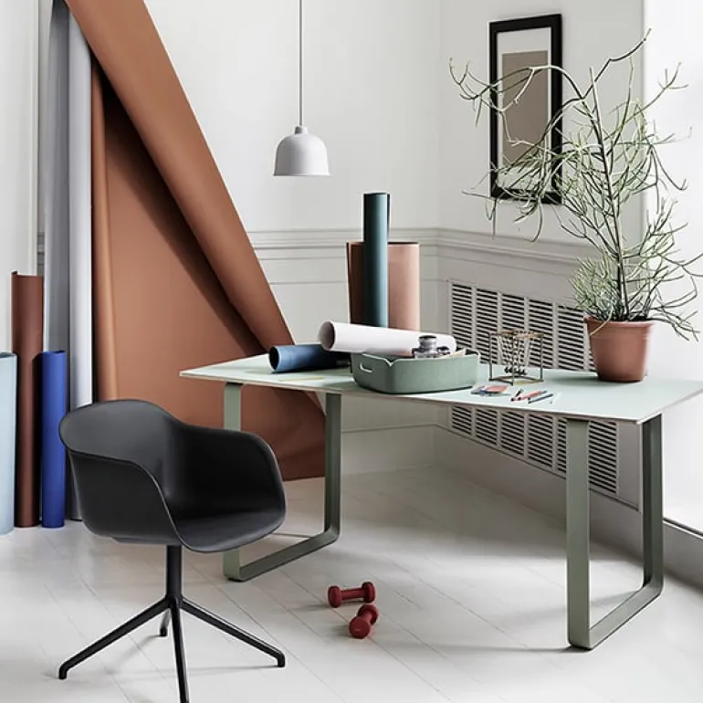 Muuto Fiber armchair, swivel base, black