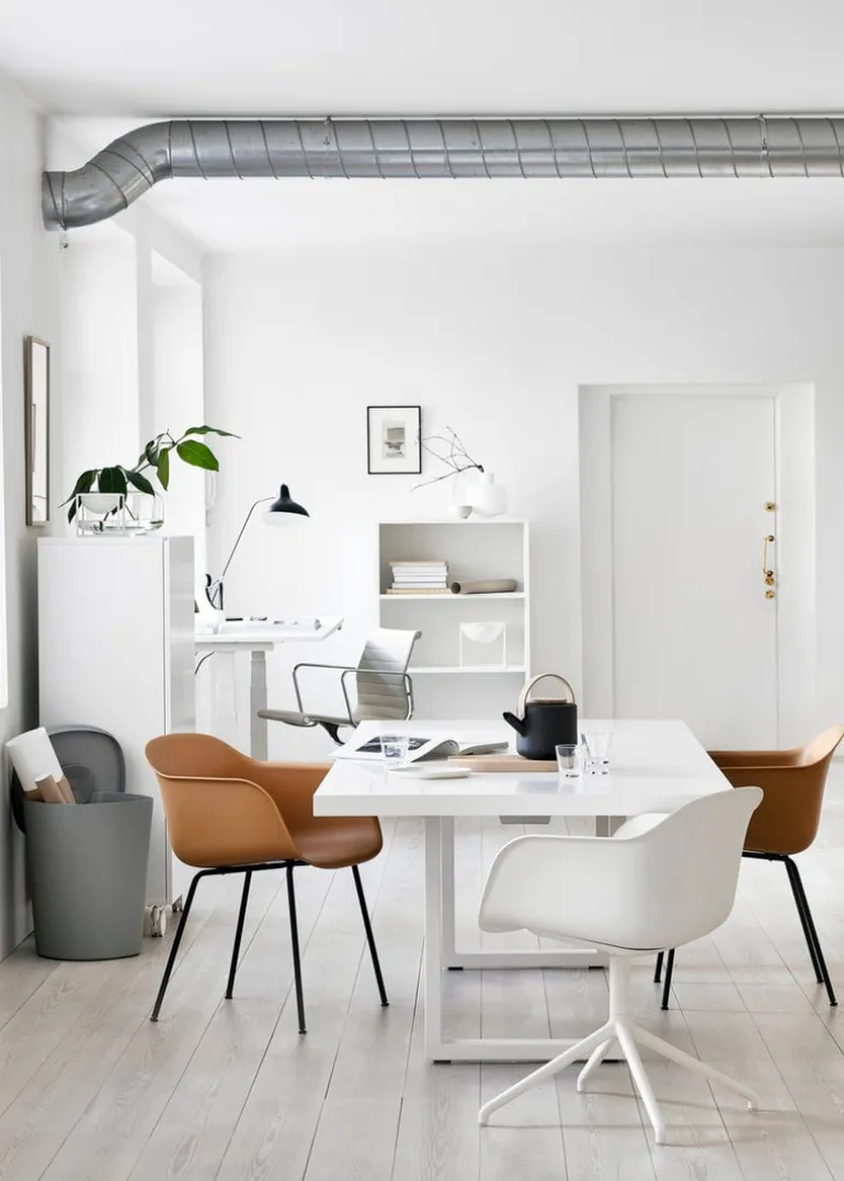 Muuto Fiber armchair, tube base, cognac leather - black