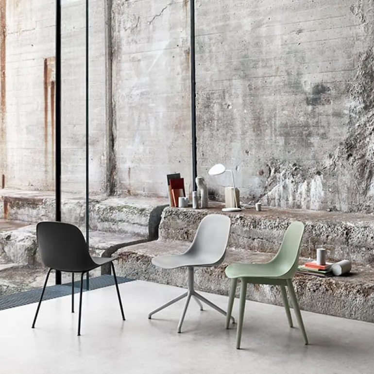 Muuto Fiber side chair, swivel base, cognac leather - black