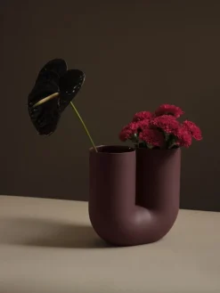 Muuto Kink vase, deep red