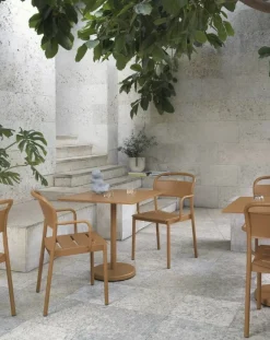 Muuto Linear Steel Café table 70 x 70 cm, burnt orange