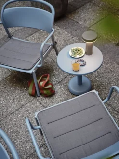 Muuto Linear Steel coffee table, 42 cm, pale blue