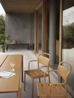 Muuto Linear Steel table 200 x 75 cm, burnt orange