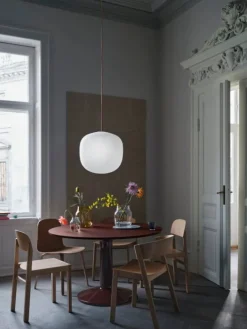 Muuto Midst table, 120 cm, dark red linoleum - dark red