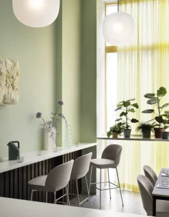 Muuto Oslo counter stool, 75 cm, Still 161 - anthracite black