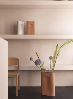 Muuto Ridge vase, 35 cm, off white