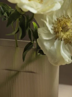 Muuto Ridge vase, 48,5 cm, taupe frosted glass