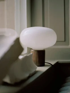 New Works Karl-Johan table lamp, oak