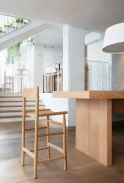 Nikari Akademia High bar chair, 75 cm, lacquered oak