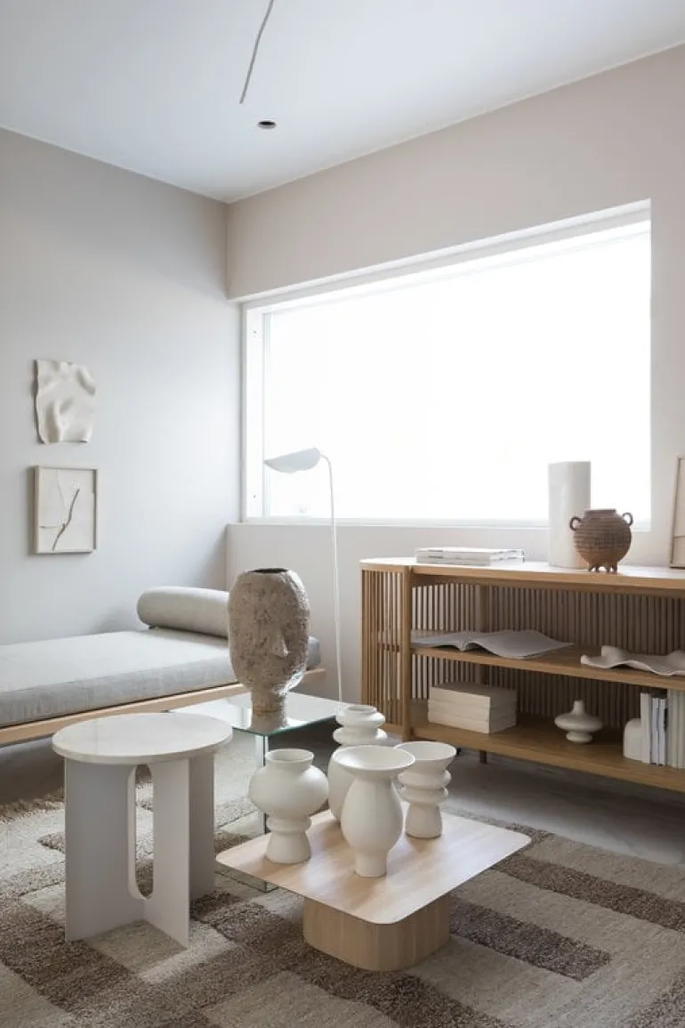 Nikari April table, low, ash