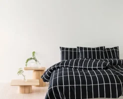 Nikari April table, medium, oak