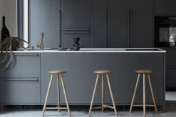 Nikari Perch bar stool 63 cm, oak