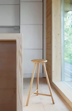 Nikari Perch bar stool 63 cm, oak