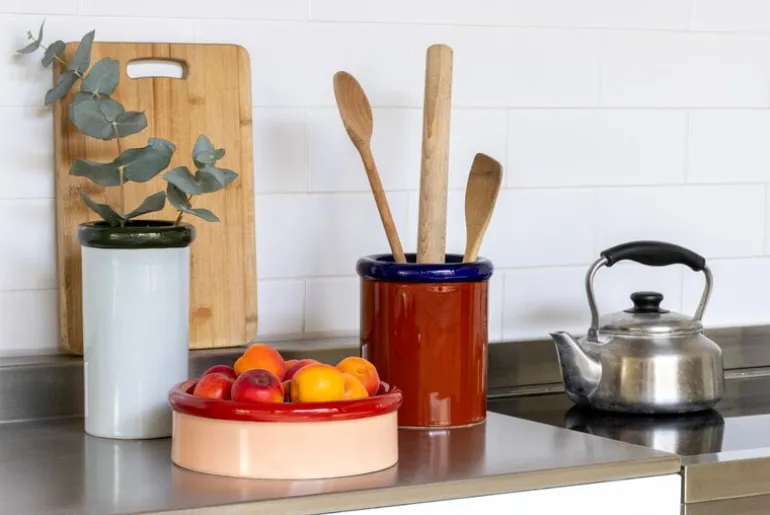 Nine Rod bowl, 7 x 23,3 cm, red - coral