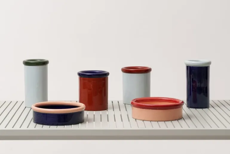 Nine Rod bowl, 7 x 23,3 cm, red - coral