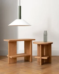 Nine Tee side table, round, matt lacquered oak