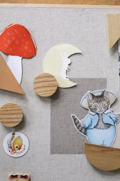 Nofred Noticeboard, sand