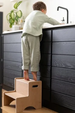 Nofred Step Up step ladder, oak