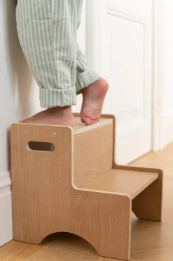 Nofred Step Up step ladder, oak