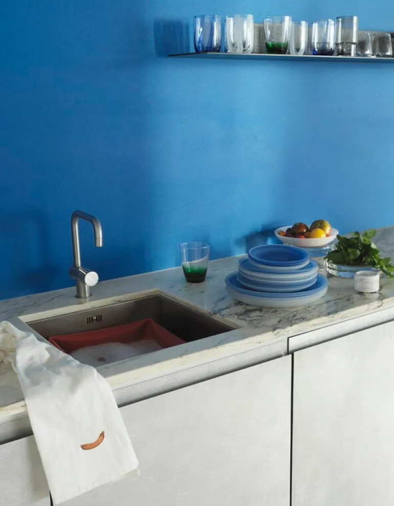 Normann Copenhagen Cosmic glass plate, 16 cm, blue