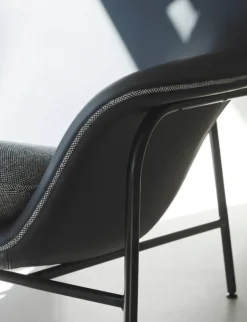 Normann Copenhagen Drape lounge chair, headr., black leather- Hallingdal 166- black