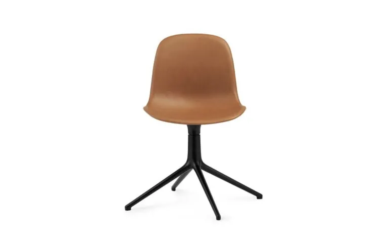 Normann Copenhagen Form Swivel 4L chair, black - brandy leather Ultra