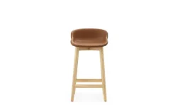 Normann Copenhagen Hyg bar stool, 65 cm, oak - brandy leather Ultra