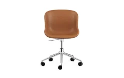 Normann Copenhagen Hyg chair with 5 wheels, swivel, aluminium - brandy leather Ultra
