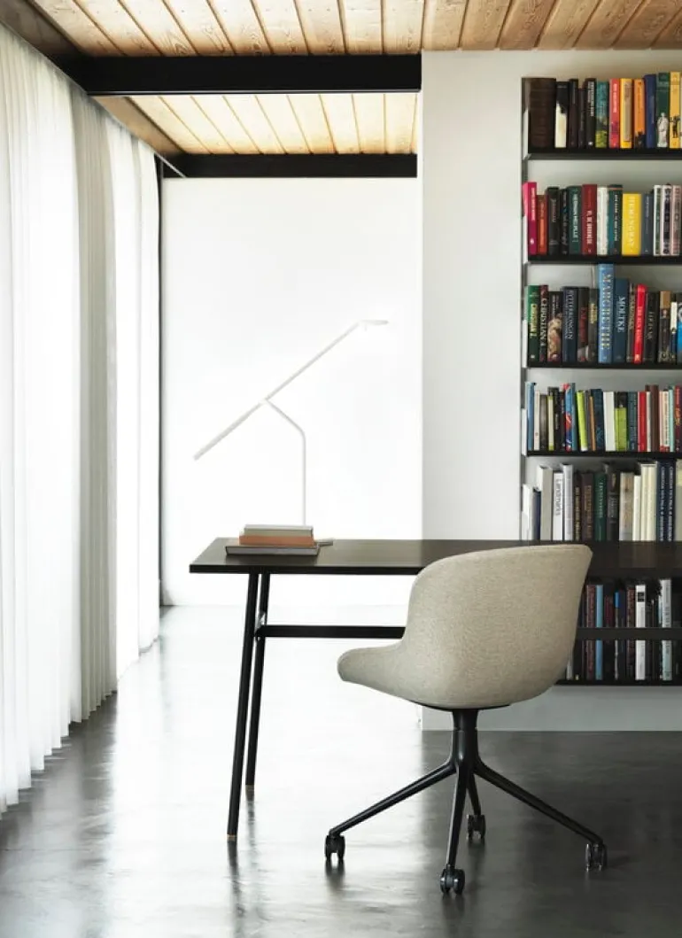 Normann Copenhagen Hyg chair with 4 wheels, swivel, aluminium - Synergy 16