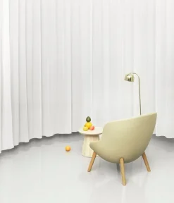 Normann Copenhagen Hyg lounge chair, high, oak - Main Line Flax 26