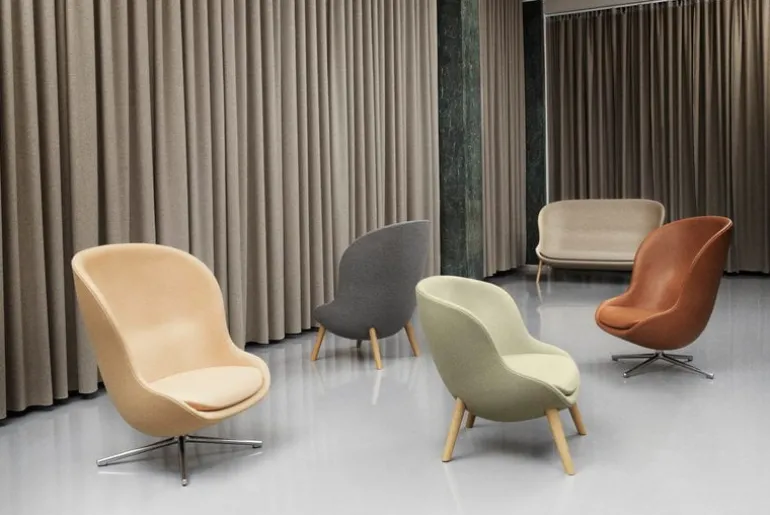 Normann Copenhagen Hyg lounge chair, high, oak - Main Line Flax 26