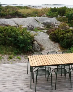 Normann Copenhagen Vig dining table, 90 x 200 cm Robinia wood - dark green