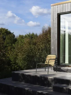 Normann Copenhagen Vig lounge chair, Robinia wood - dark green