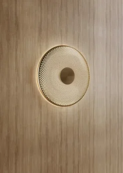 Northern Glint wall lamp, brass