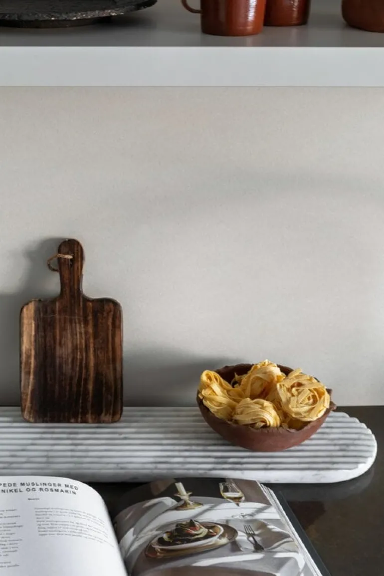 Northern Podium board, 90 cm, mixed white marble